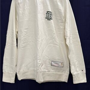 Tommy Hilfiger Archive Embroidered Crest Sweatshirt XL Cream Heritage Prep NWOT